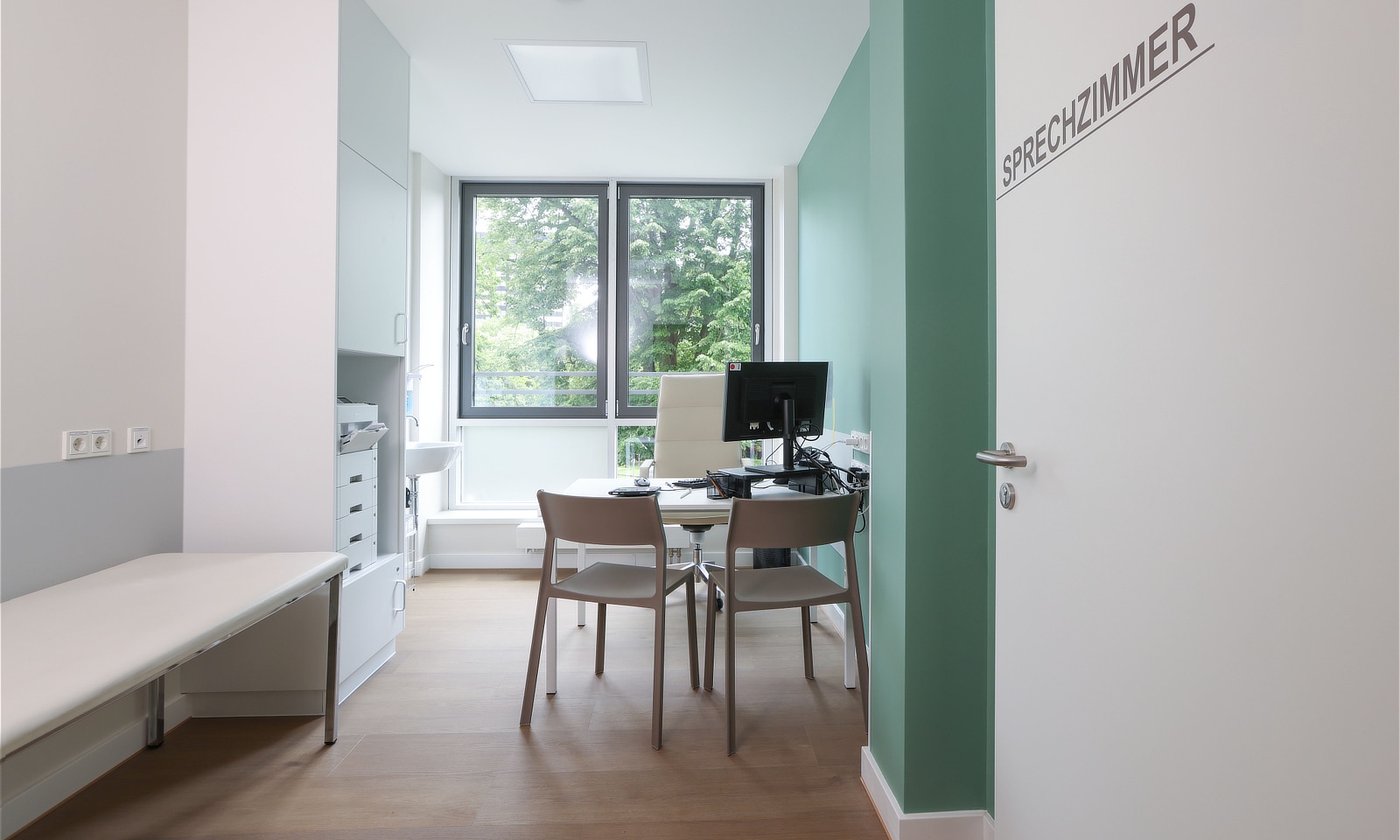 Sprechzimmer in der Gastro-Praxis im medicum